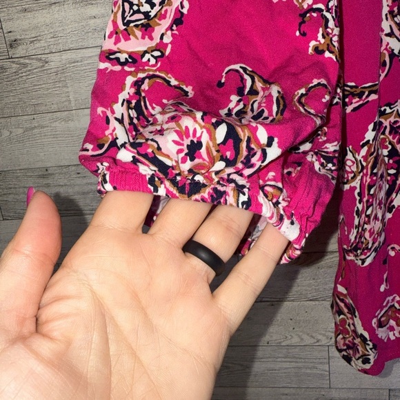 Crown & Ivy Pink Paisley 3/4 Sleeve Top size Small - Picture 7 of 7